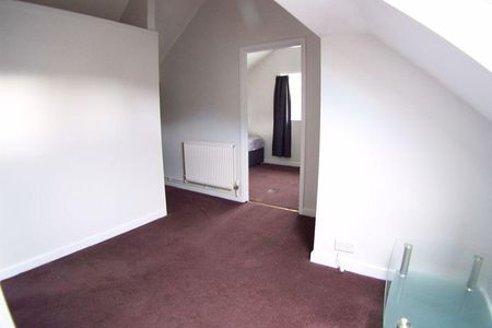 4 bedroom semi-detached house to rent - Photo 4