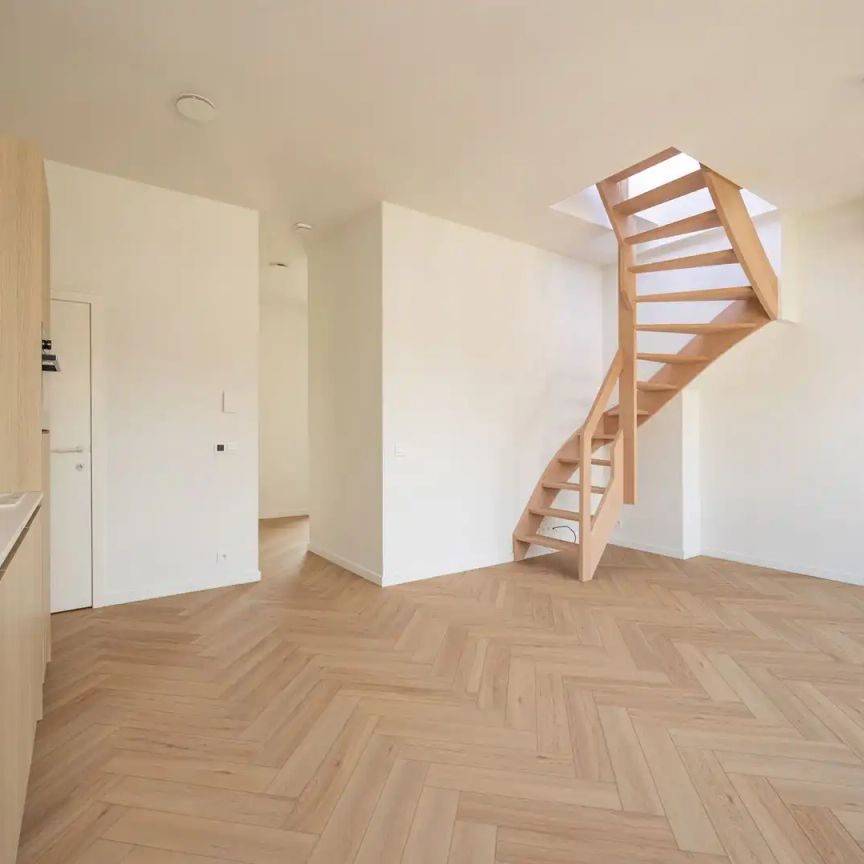 Gerenoveerd appartement met dakterras. - Photo 1