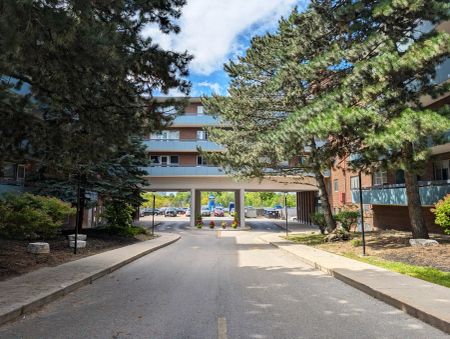 Essex Court Apartments - 216 Essex Avenue — 1 Bedroom - Photo 5