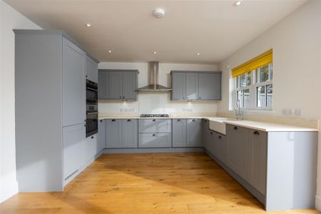 3 bedroom detached house to rent - Photo 5