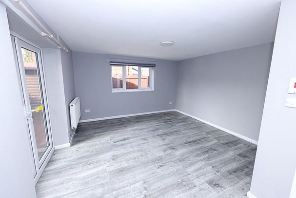 4 bedroom detached house to rent - Photo 1