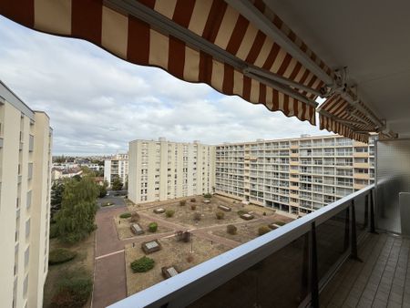 Appartement T3 2 chambres entièrement rénové, garage, cave, balcon, disponible dès le 1er octobre. - Photo 5