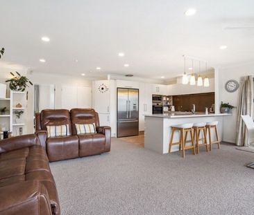 Spacious Family Home in Sought-After Bethlehem-$900 per week - Photo 1