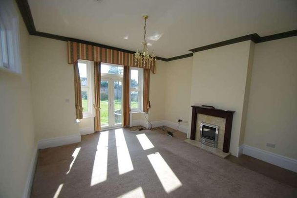 Bushey, Bushey, WD23 - Photo 1