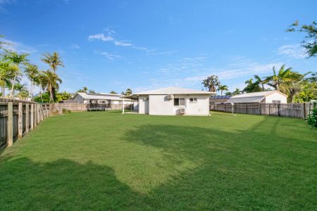 Hidden Gem on a Large Scale - Photo 4