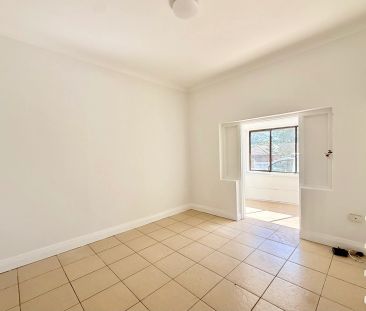 Neat 1 Bedroom Flat in Convenient Punchbowl Location - Photo 3