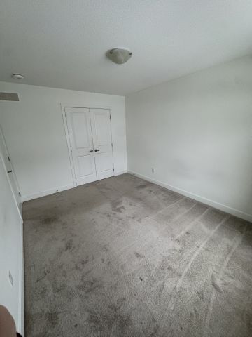 For Lease - 914 Alvarez Lane, Leitrim, Ontario - Photo 2