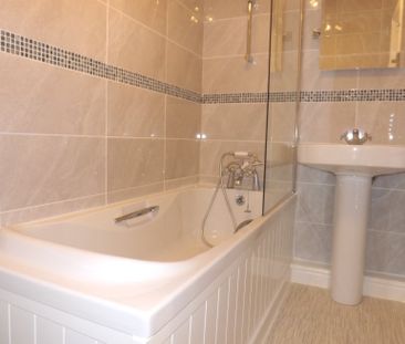 3 bedroom terraced house to rent - Photo 6