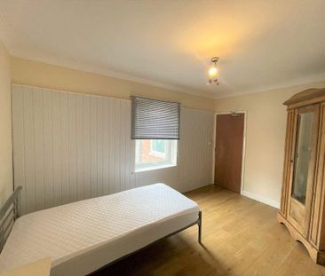 1 bedroom in a house share to rent - Photo 6