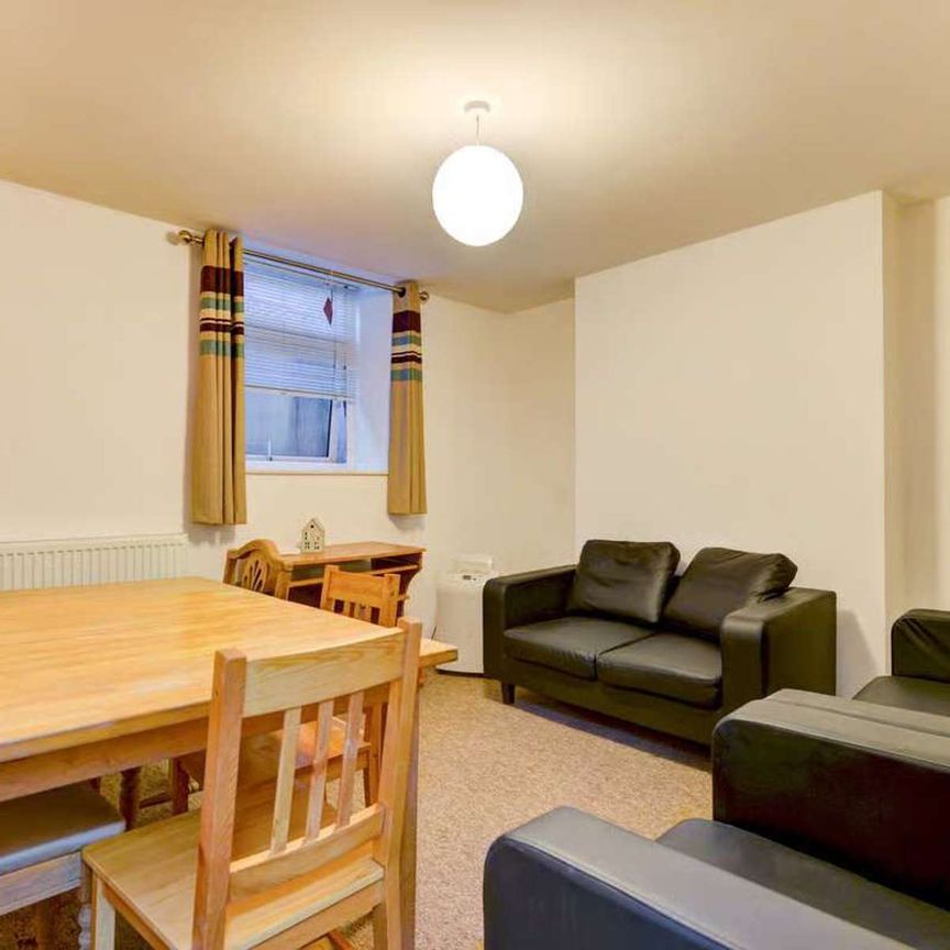 A Convenient House Share for Rent in Brighton Room 4 - Photo 1