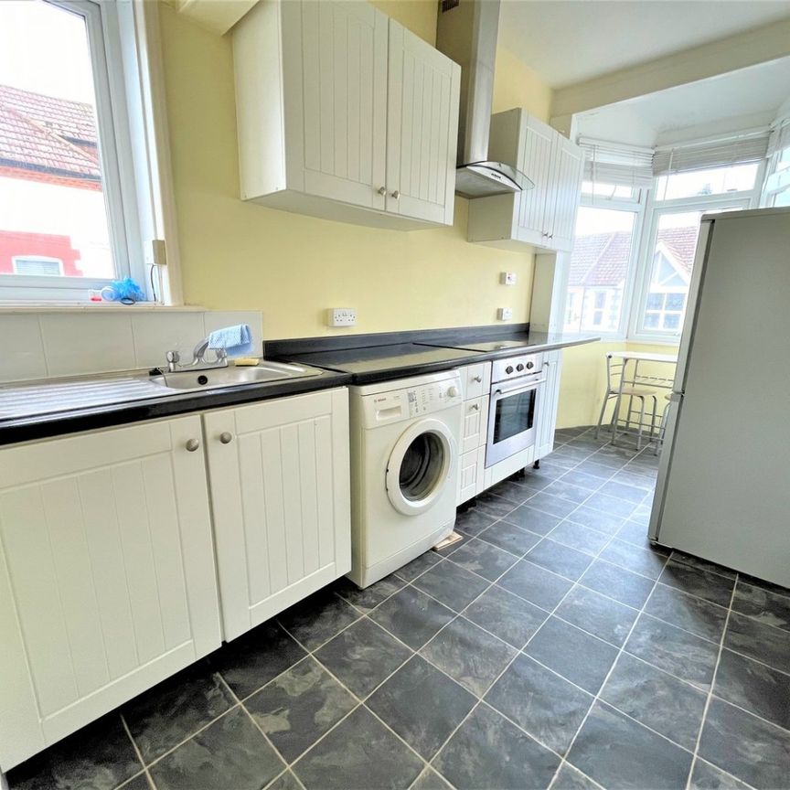 A 1 Bedroom Flat Instruction to Let in Bexhill-on-Sea - Photo 1