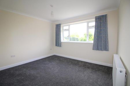 2 bedroom bungalow to rent - Photo 3