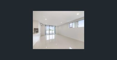 Beautiful 2 Bedroom Unit - Photo 2