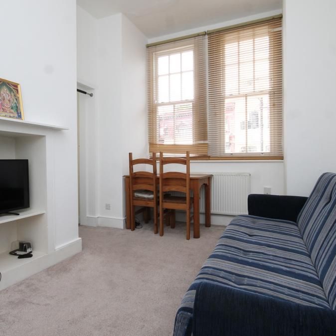 1 bedroom flat to rent - Photo 1