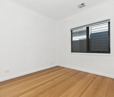 13 Deakin Street, Mitcham - Photo 3