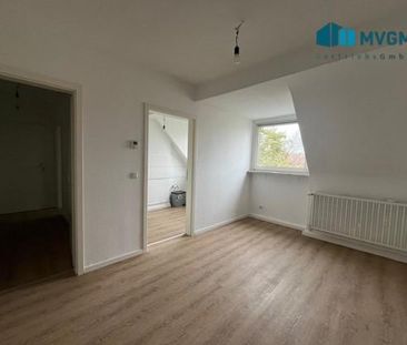 Gemütliche Dachgeschosswohnung mit 2 Zimmern und Dusche! - Foto 1