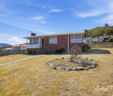 Three Bedroom Family Home - Photo 2