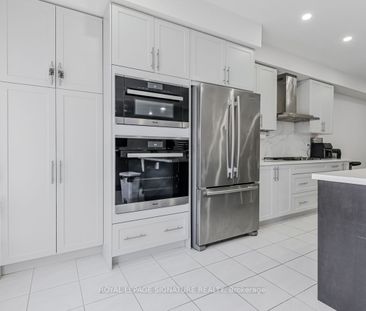 Detached Home For Lease | N8136406 - Photo 6