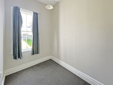 Don't judge a book by it's cover! - Photo 4