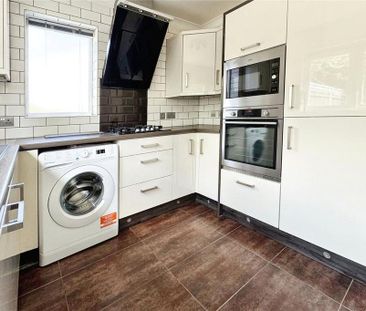 2 bedroom end of terrace house to rent - Photo 5