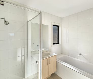 🏡 4-Bedroom House in Wallan - Photo 6