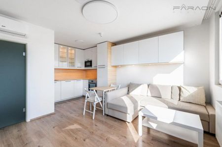 Apartment for rent, 2+kk - 1 bedroom, 32m - Photo 2