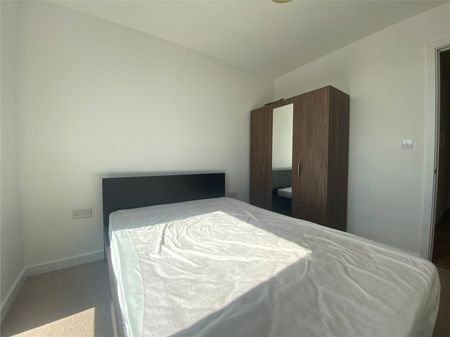 Clayponds Lane, Brentford, Middx, TW8 - Photo 2