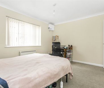 New Road, Staines-upon-Thames, Surrey, TW18 3DH - Photo 2
