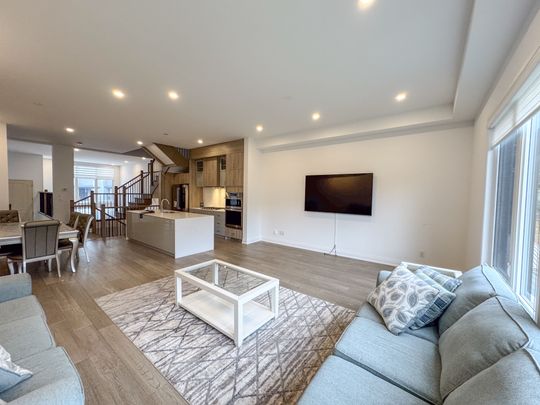 For Lease - 22 Direzze Court, Richmond Hill, Ontario - Photo 1