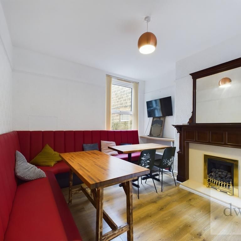 1 bedroom in a house share to rent - Photo 1