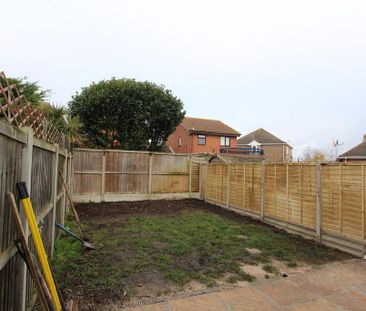 2 bedroom end of terrace house to rent - Photo 6