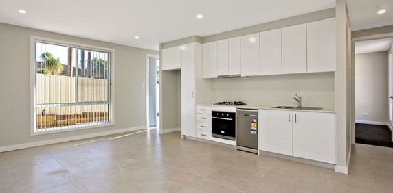WELL PRICED 2 BEDROOM PRIVATE & STYLISH GRANNY FLAT FOR RENT - Photo 2