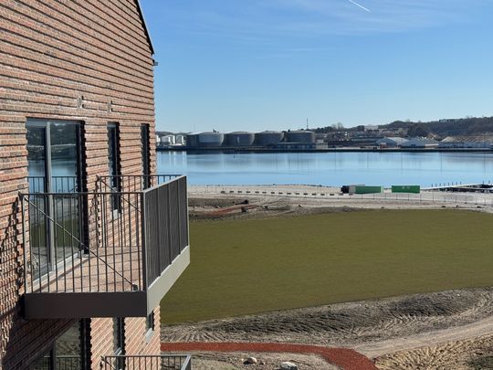 Unik 3-værelses lejlighed med fjordudsigt og stor altan - Photo 1