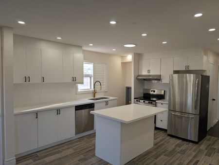 For Lease - 78 PORTSDOWN Road, Toronto, Ontario - Photo 4