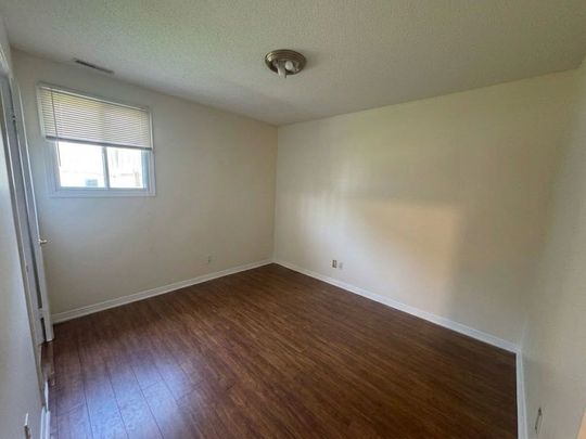 For Lease - 565 Kennedy Road Unit# 8, Toronto, Ontario - Photo 1