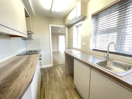 2 bedroom End Terraced House to let - Photo 3