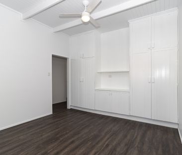 FRESHLY RENOVATED FAMILY HOME - Photo 6