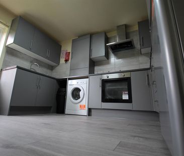 Orchard Lodge, Hyde Park, LS6 2EN, Leeds - Photo 2