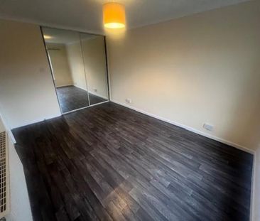 3 bedroom House To Let Total Size: 1066 SQ FT - Photo 4