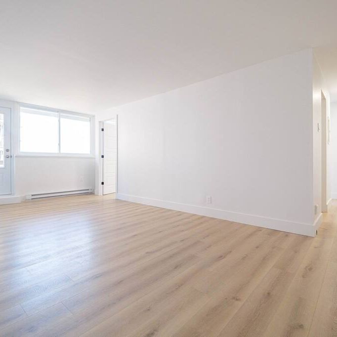 LIBRE - Face Au Collège Bois-de-Boulogne - Photo 1