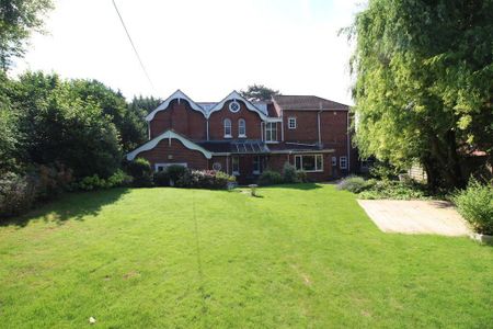 1 bedroom in a house share to rent - Photo 5