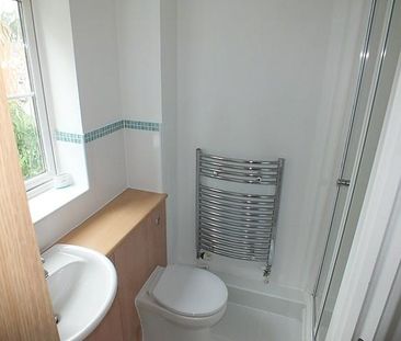 3 bedroom semi-detached house to rent - Photo 6