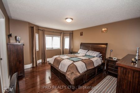 Detached Home For Lease | W8116720 - Photo 3