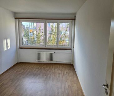 Rent a 4 ½ rooms apartment in Aarau - Foto 4