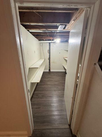 For Lease - 137 Jansen Avenue, Kitchener, Ontario - Photo 2