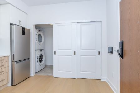 For Lease - 3240 William Coltson Avenue Unit# 1110, Oakville, Ontario - Photo 2