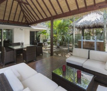 Resort style spacious 4-Bedroom ducted cooling air Family Home with... - Photo 2