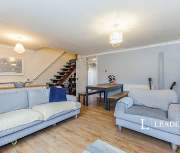 3 bedroom house to rent Netherby Park, Weybridge, KT13 - Photo 1