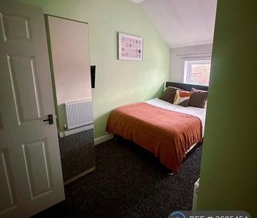 1 bedroom in a house share to rent - Photo 4