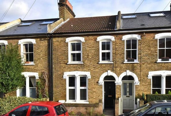 4 bedroom terraced house to rent - Photo 1